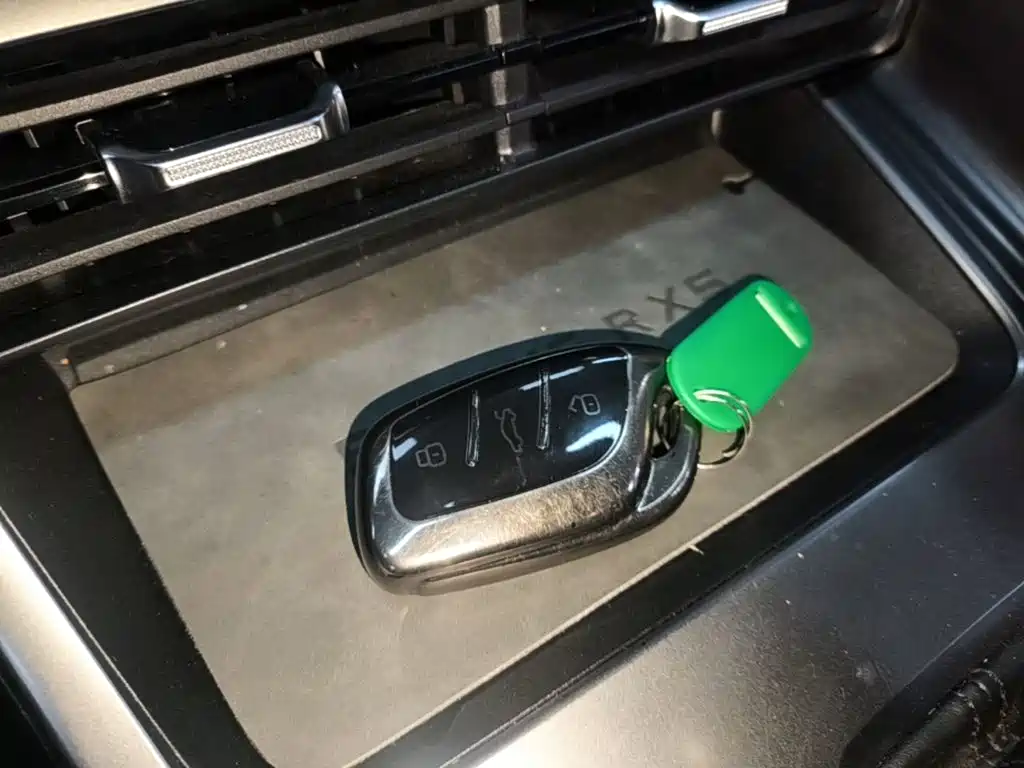 Roewe RX5 New Energy — миниатюра 9