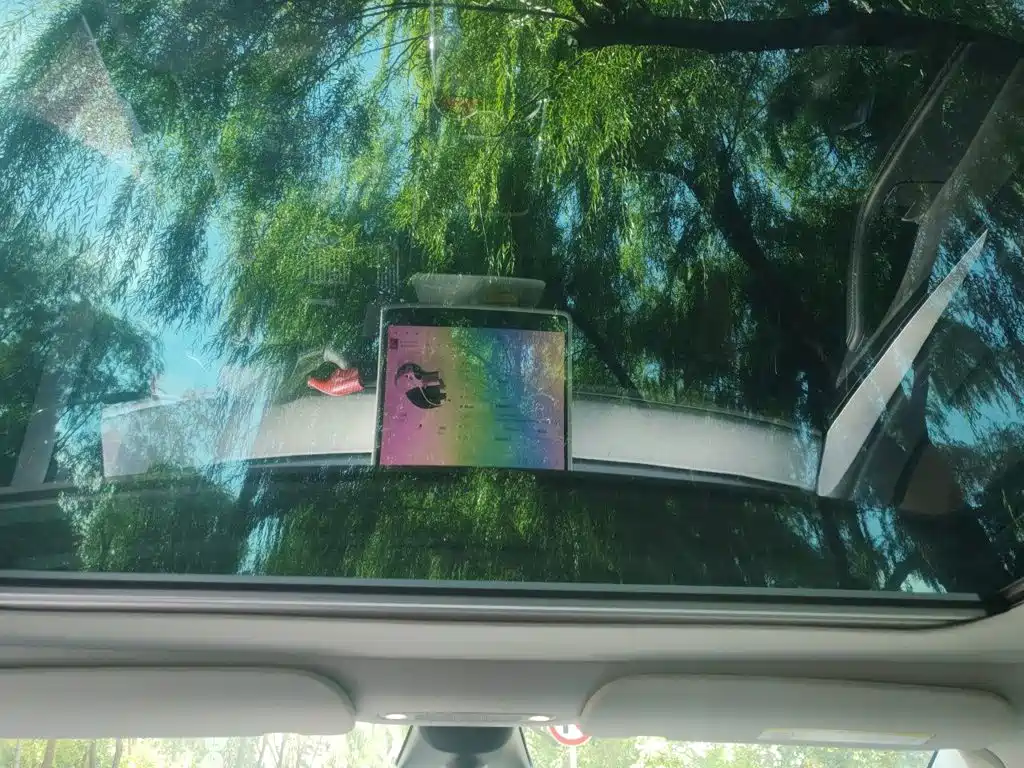 Tesla Model Y — миниатюра 19