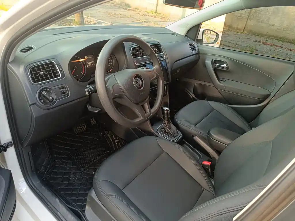 Volkswagen Polo — миниатюра 8