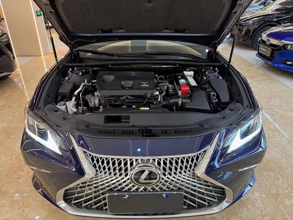 Lexus ES — миниатюра 15