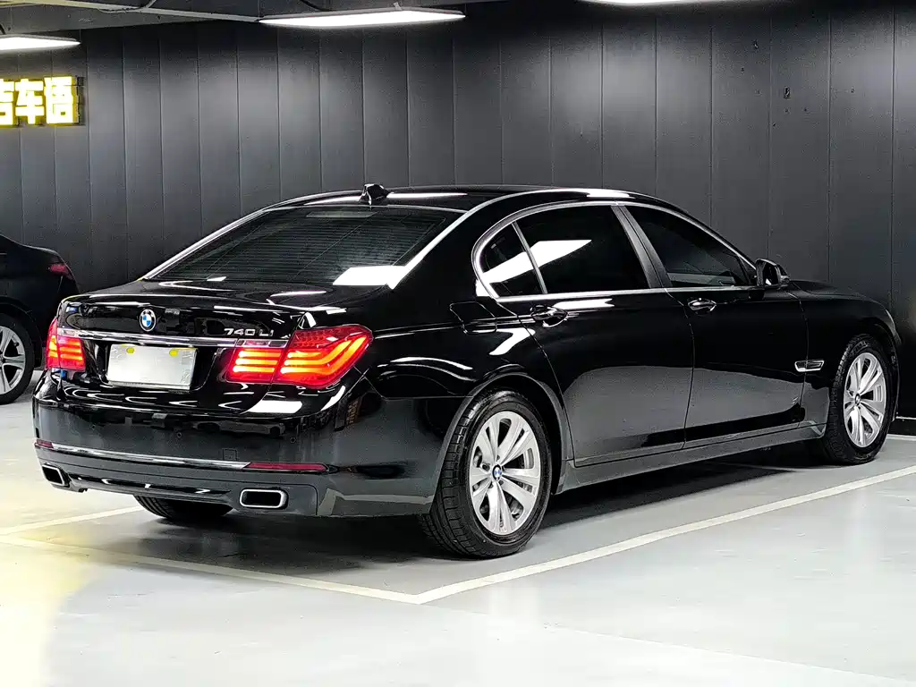 BMW 7 Series — миниатюра 20