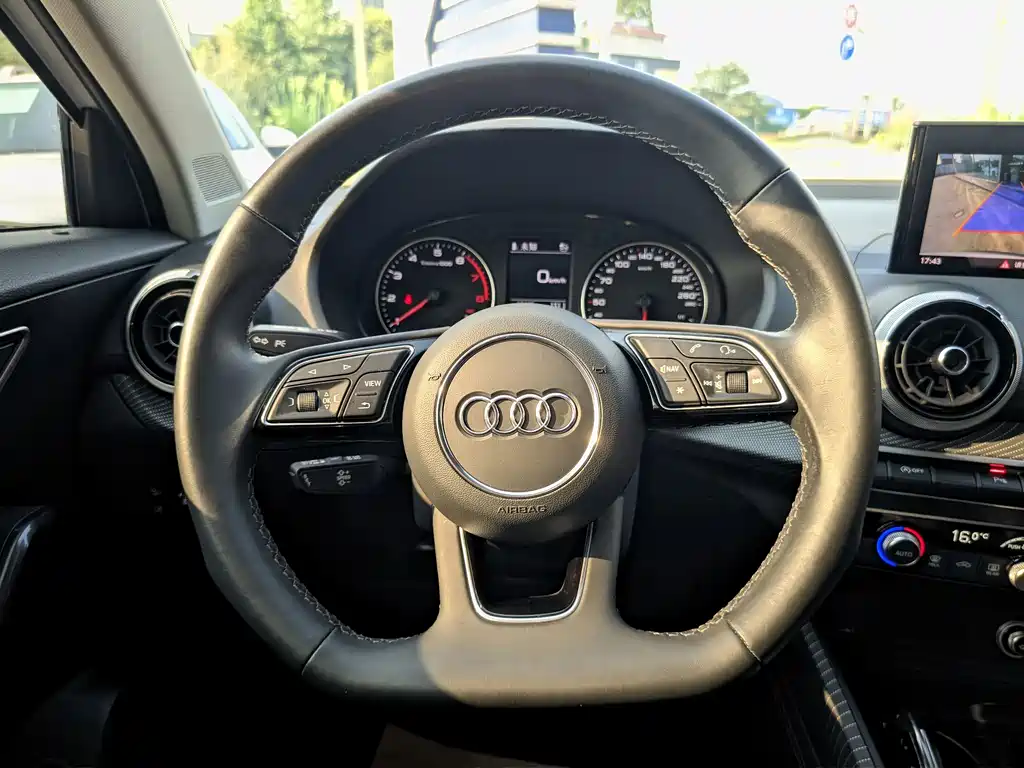 Audi Q2L — миниатюра 10