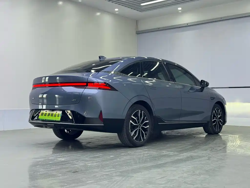 XPeng P5 — миниатюра 17