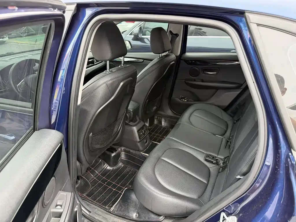 BMW 2 Series Active Tourer — миниатюра 4