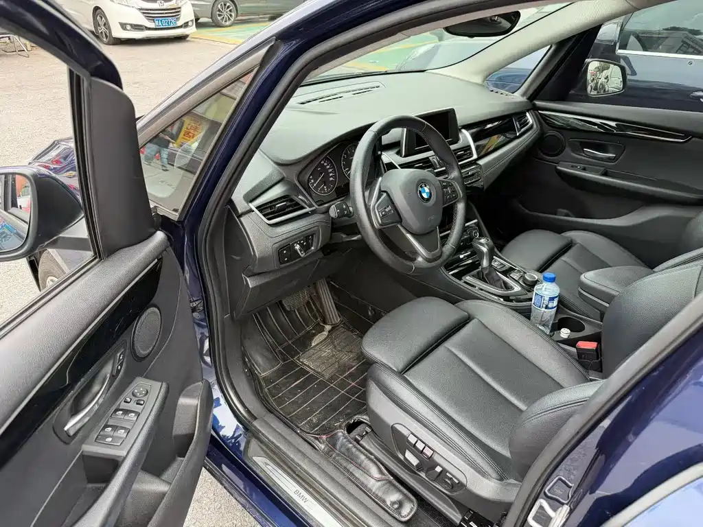 BMW 2 Series Active Tourer — миниатюра 2
