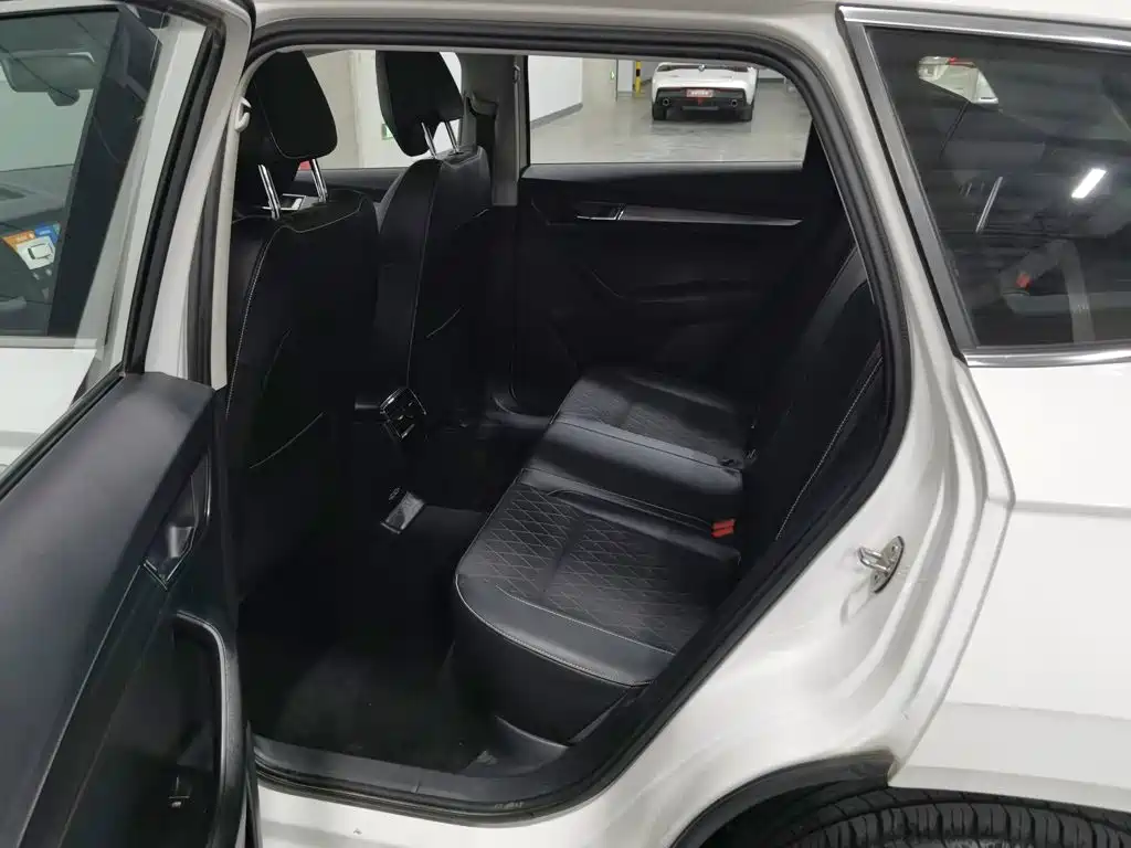 Skoda Karoq — миниатюра 15