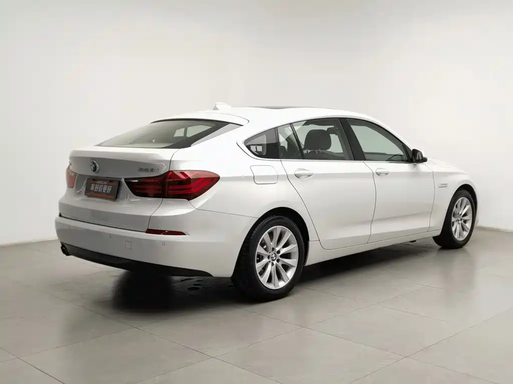 BMW 5 Series GT — миниатюра 2