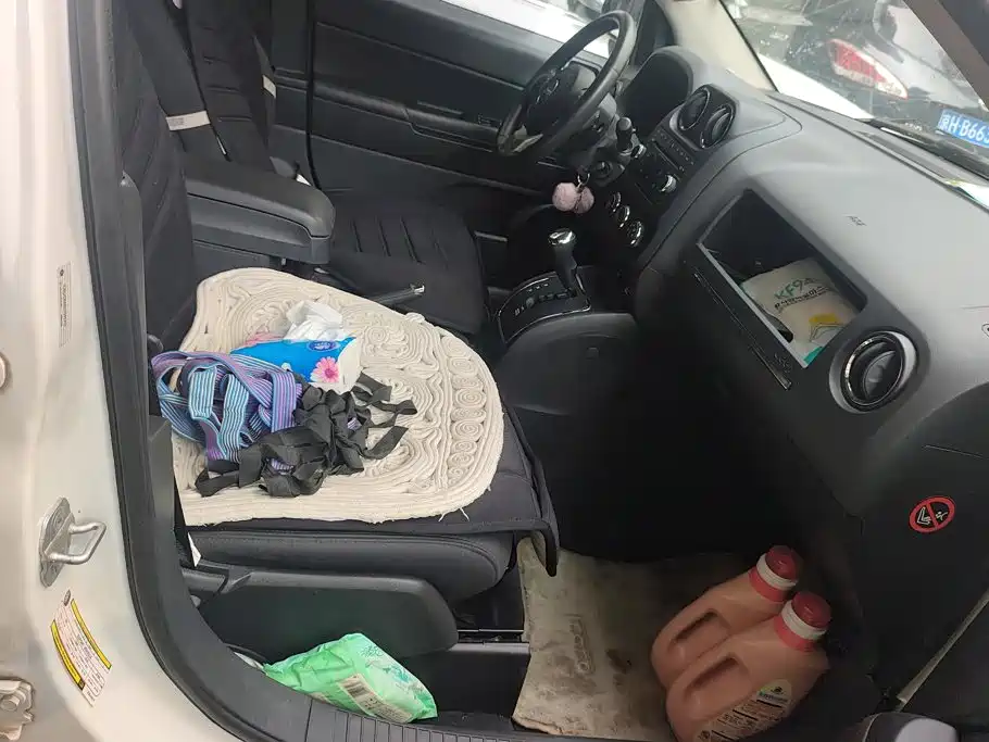 Jeep Compass (Import) — миниатюра 8