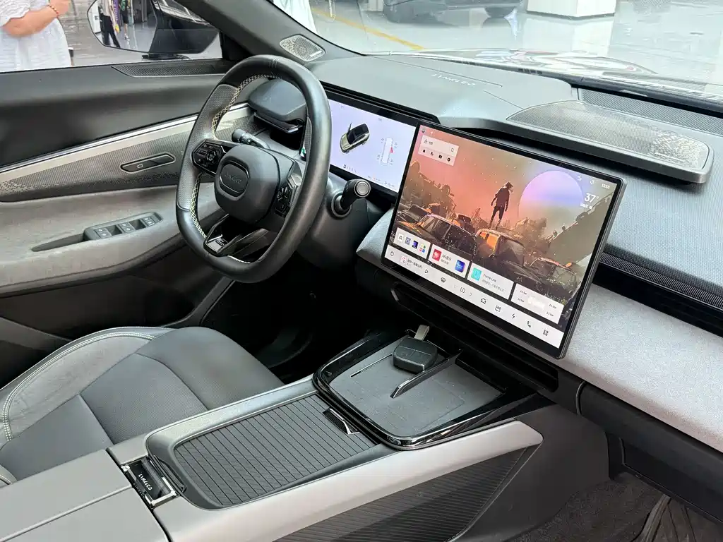 Lynk & Co 08 EM-P — миниатюра 11