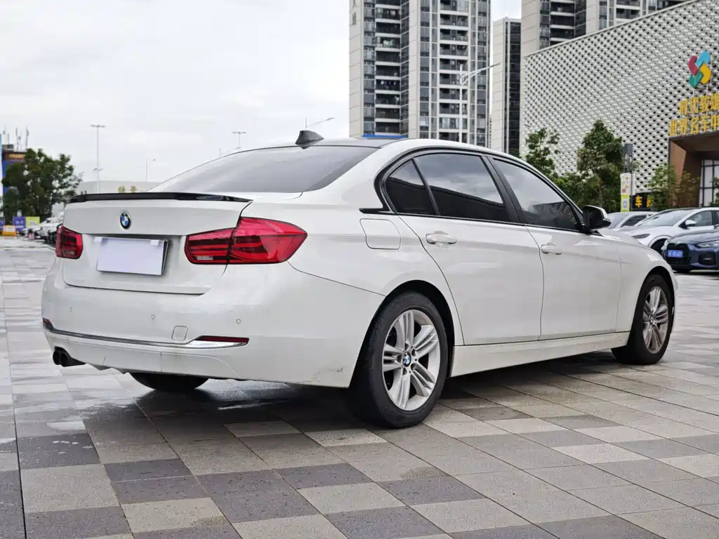BMW 3 Series — миниатюра 3