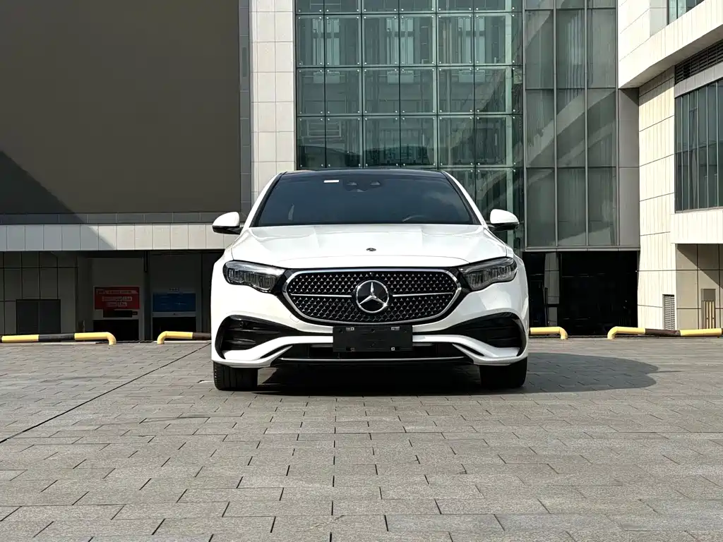 Mercedes-Benz E-Class — миниатюра 15