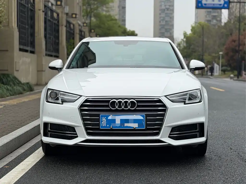 Audi A4L 2019 40 TFSI VI