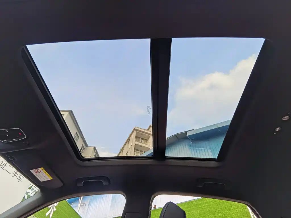 Audi Q5L Sportback — миниатюра 26