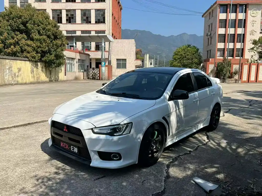 Mitsubishi Lancer EX 2013