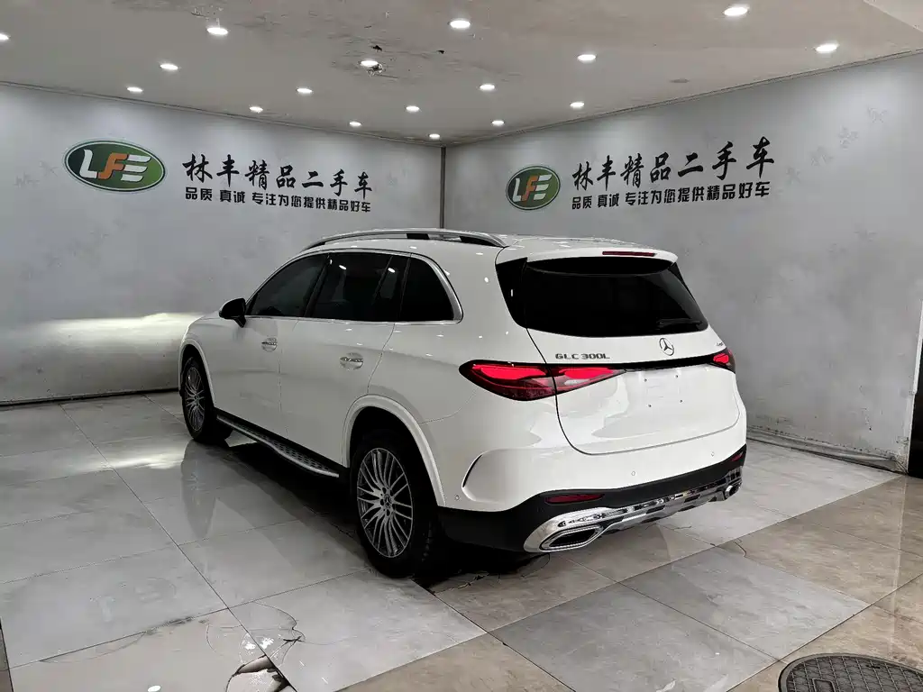 Mercedes-Benz GLC 2023 GLC 300 L 4MATIC 5 мест