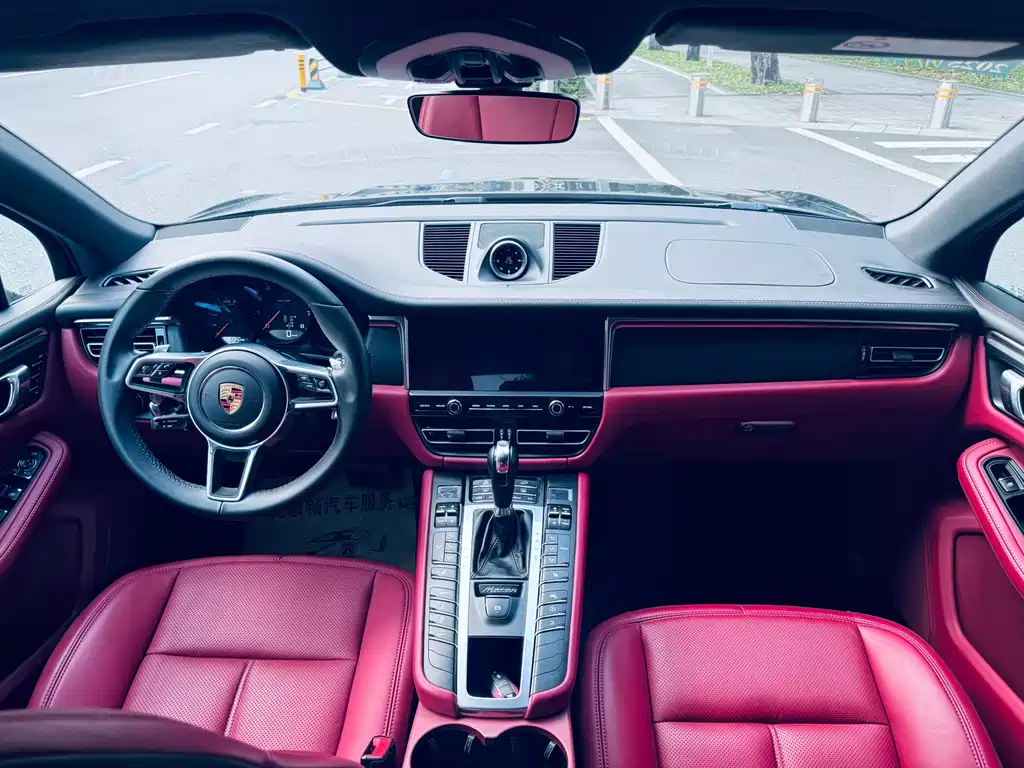 Porsche Macan — миниатюра 6