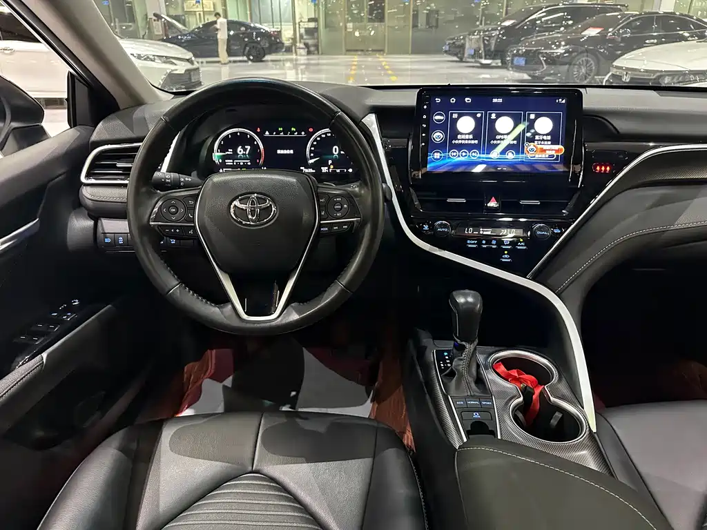 Toyota Camry — миниатюра 7