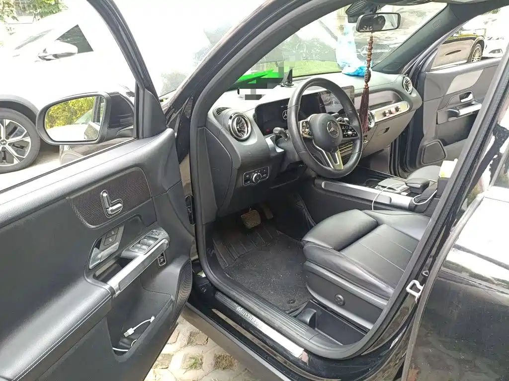 Mercedes-Benz GLB — миниатюра 17