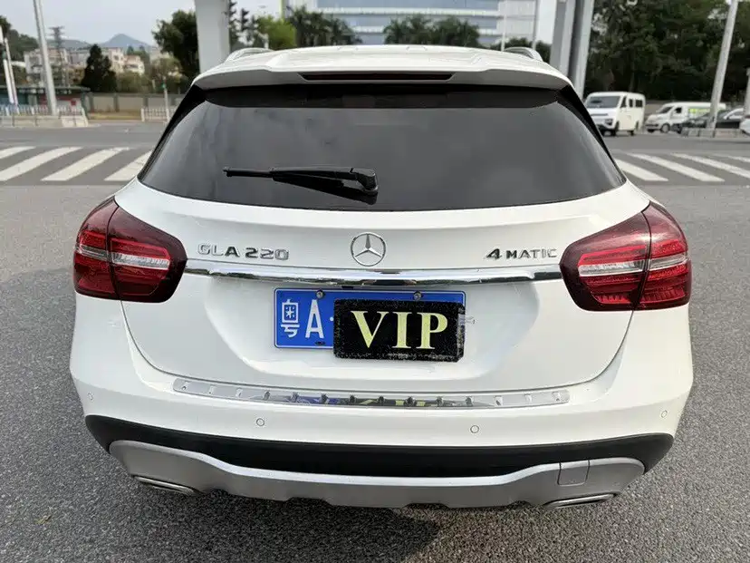 Mercedes-Benz GLA — миниатюра 6