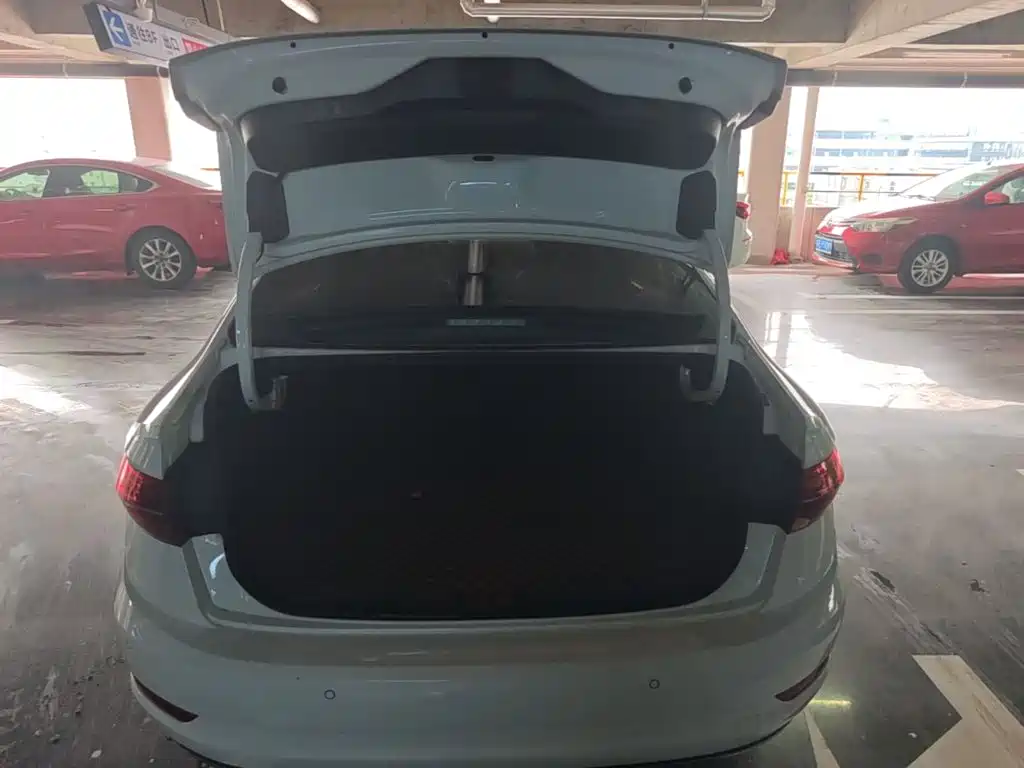 Volkswagen Sagitar — миниатюра 15