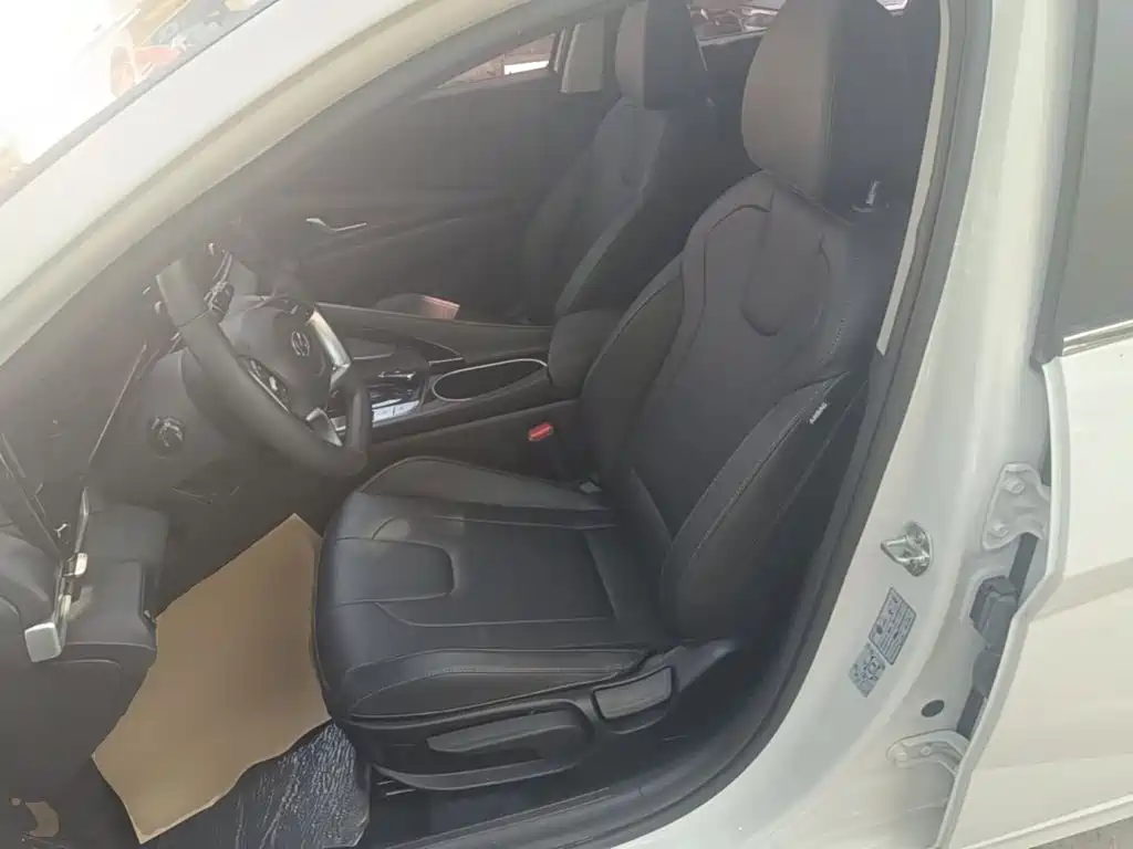 Hyundai Elantra — миниатюра 15