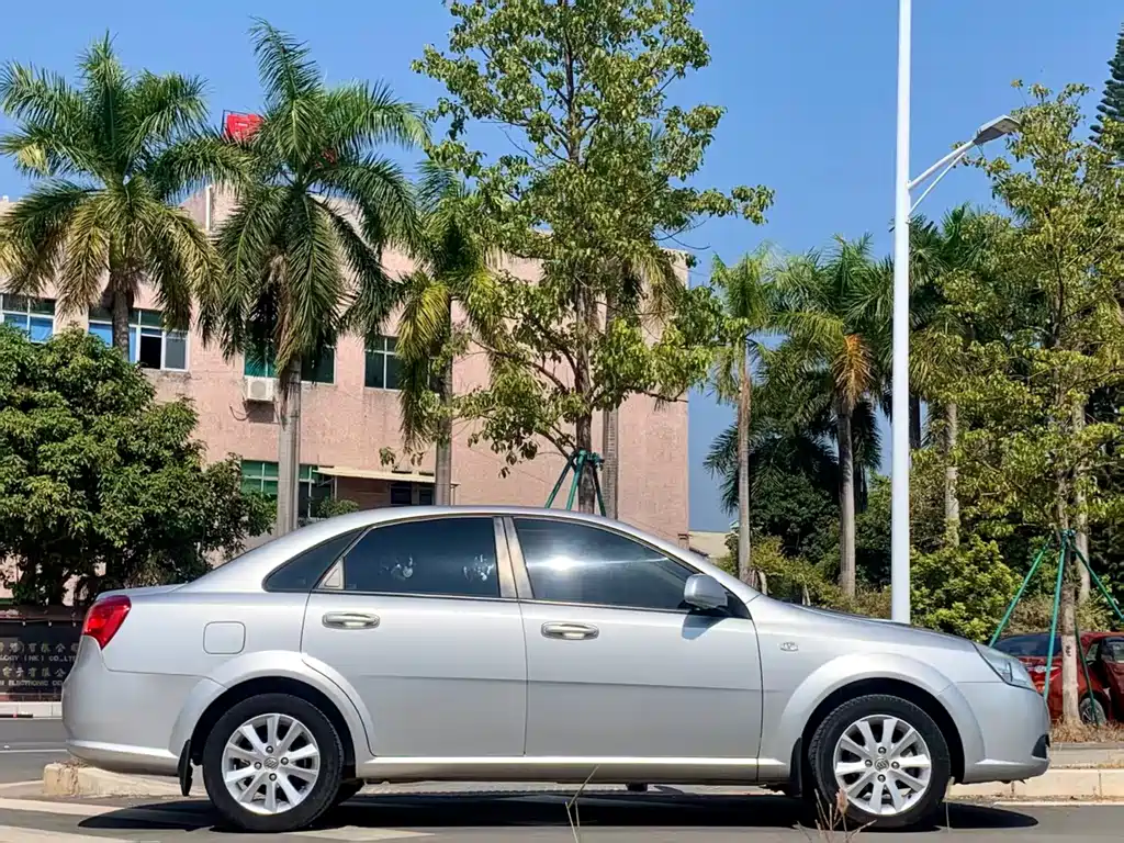 Buick Excelle — миниатюра 4