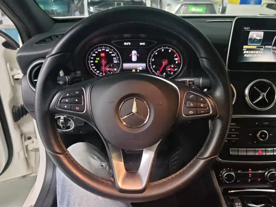 Mercedes-Benz A-Class (Import) — миниатюра 15