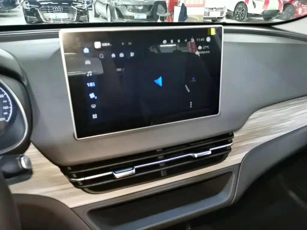 Hongqi Hongqi E-QM5 — миниатюра 13