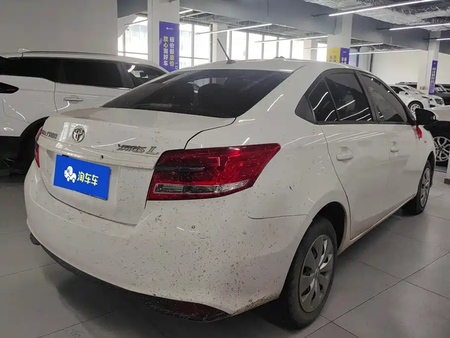 Toyota Yaris L — миниатюра 3
