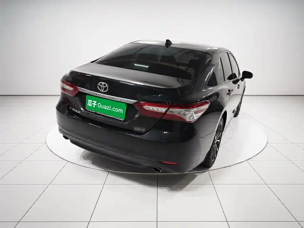Toyota Camry — миниатюра 4
