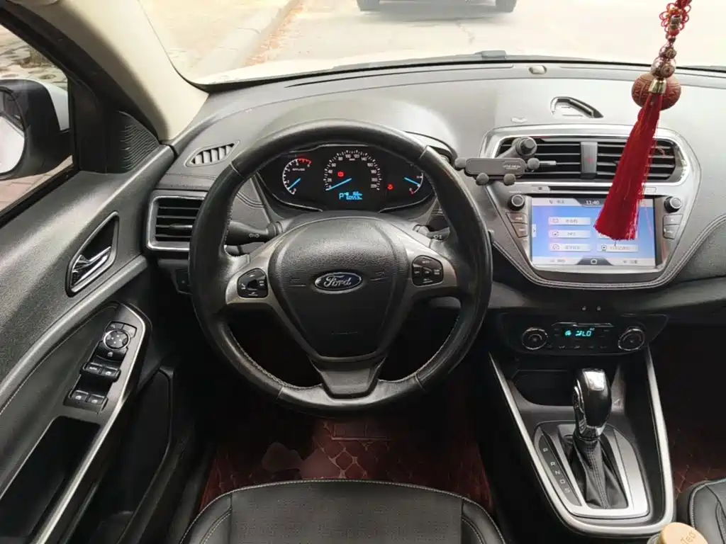 Ford Escort — миниатюра 11