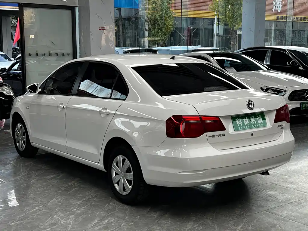 Volkswagen Jetta — миниатюра 6