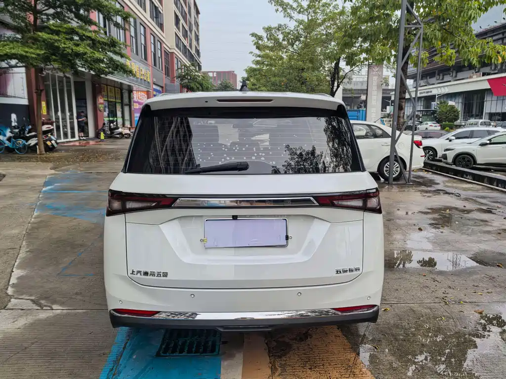 Wuling Jiachen — миниатюра 6