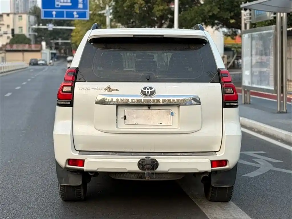 TOYOTA PRADO