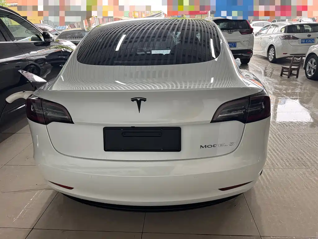 Tesla Model 3 — миниатюра 11