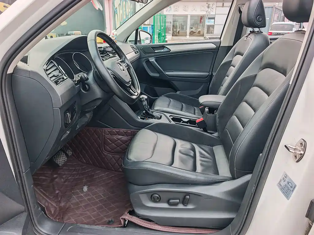 Volkswagen Tiguan L — миниатюра 11