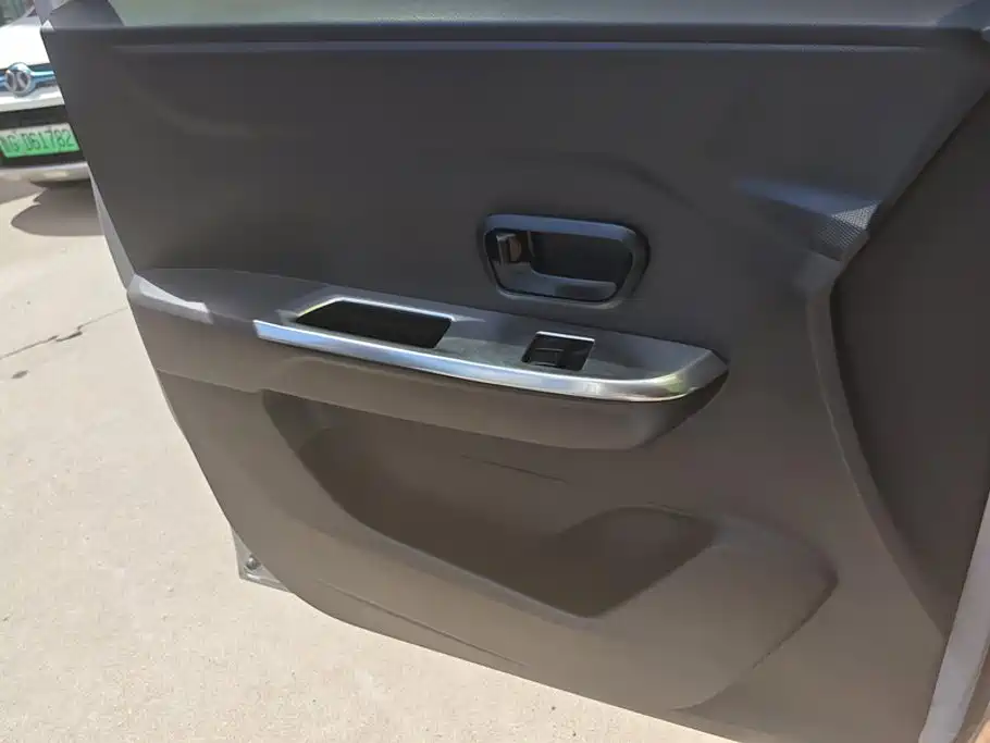 Wuling Hongguang V — миниатюра 7