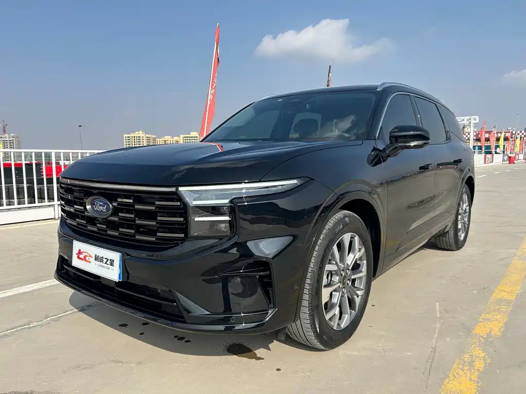 Ford Edge 2023 L 2.0T EcoBoost мест