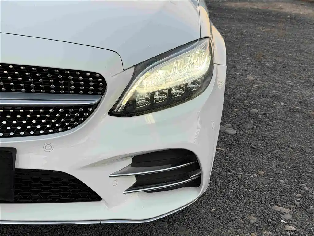 Mercedes-Benz C-Class — миниатюра 13