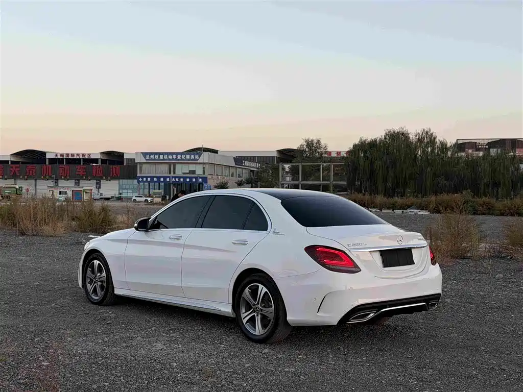 Mercedes-Benz C-Class — миниатюра 6