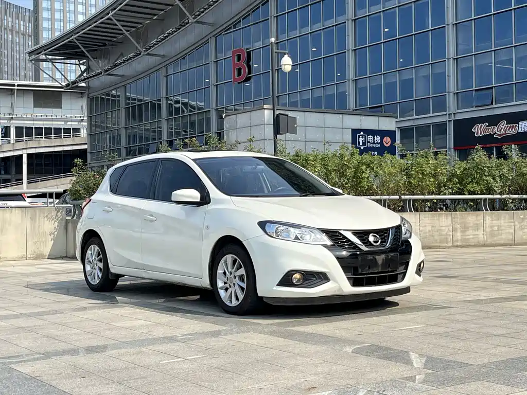 Nissan Tiida — миниатюра 3