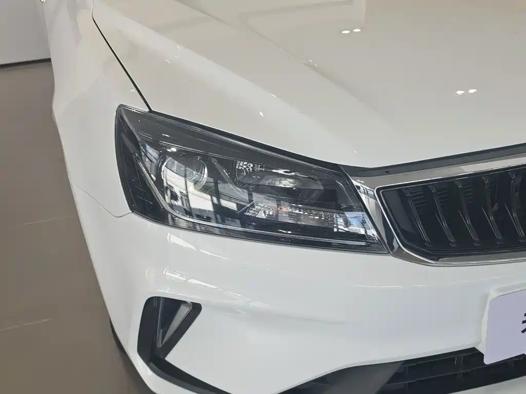 Geely Emgrand — миниатюра 5