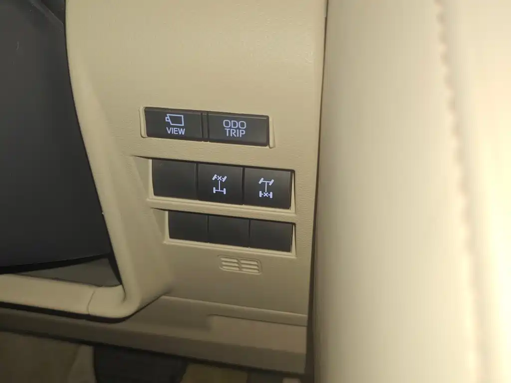 Toyota Land Cruiser — миниатюра 8