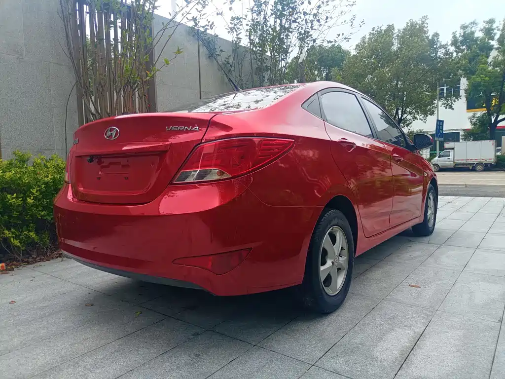 Hyundai Verna — миниатюра 6