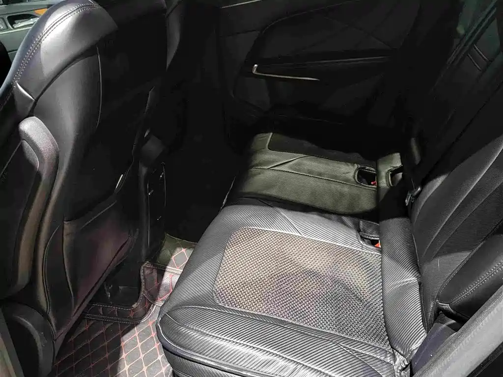 Lincoln MKC — миниатюра 8