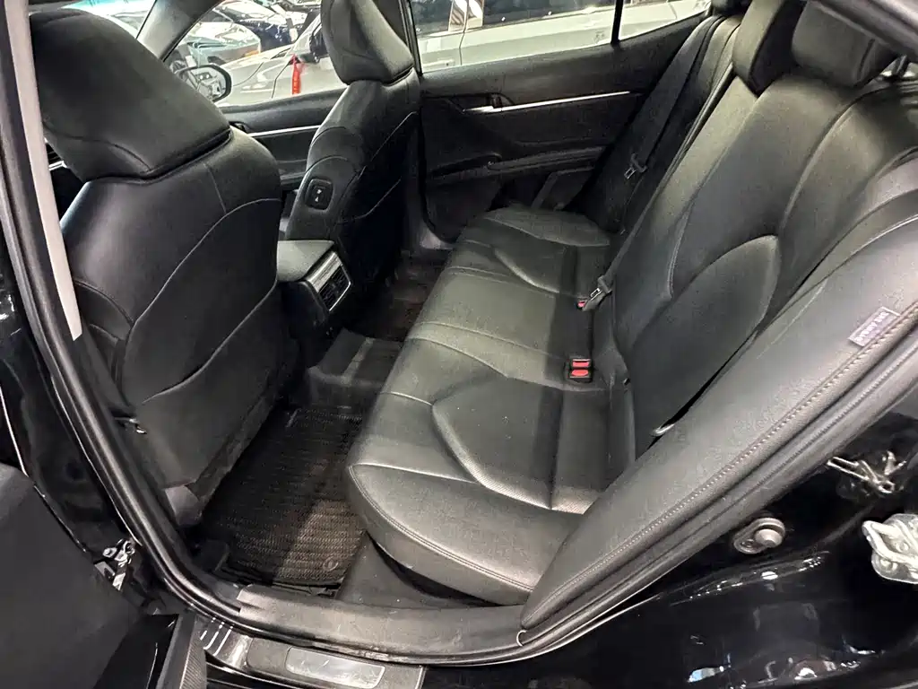 Toyota Camry - фото 9