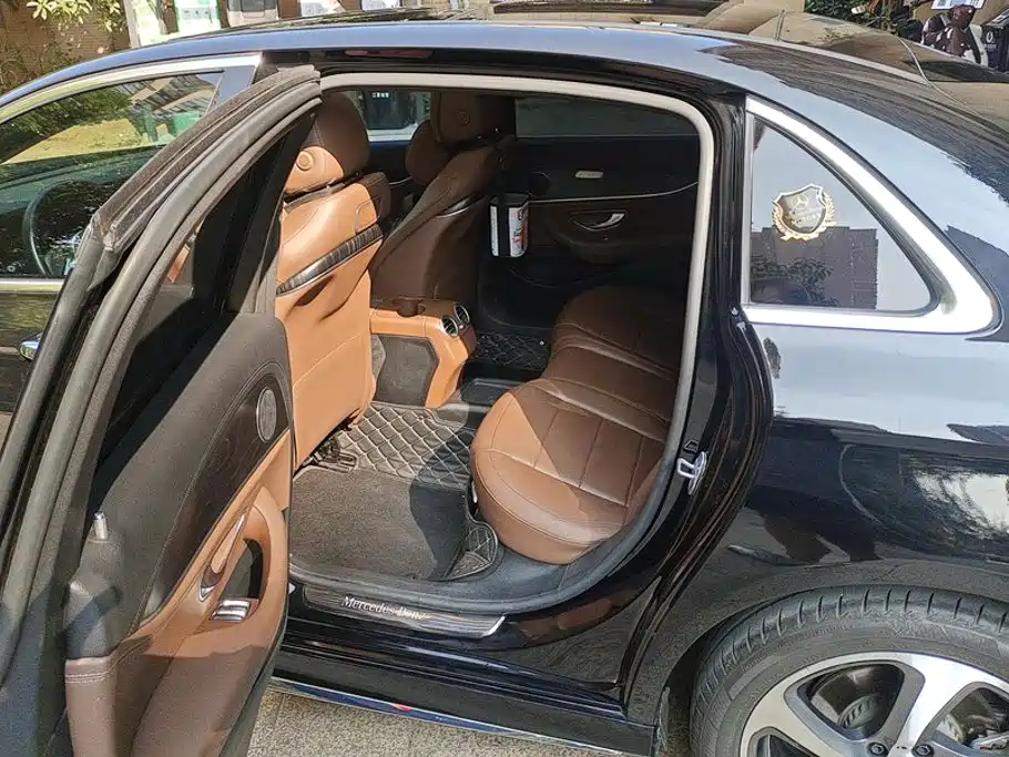 Mercedes-Benz E-Class — миниатюра 11