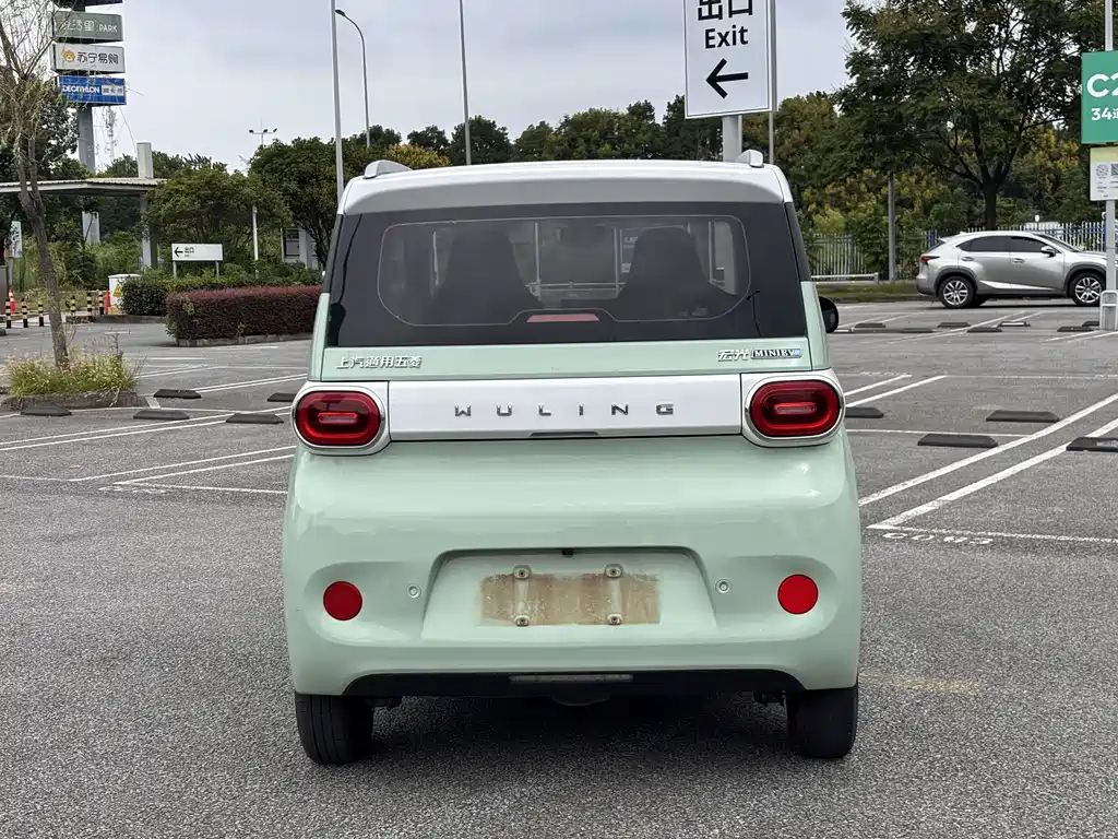 Wuling MINIEV — миниатюра 10