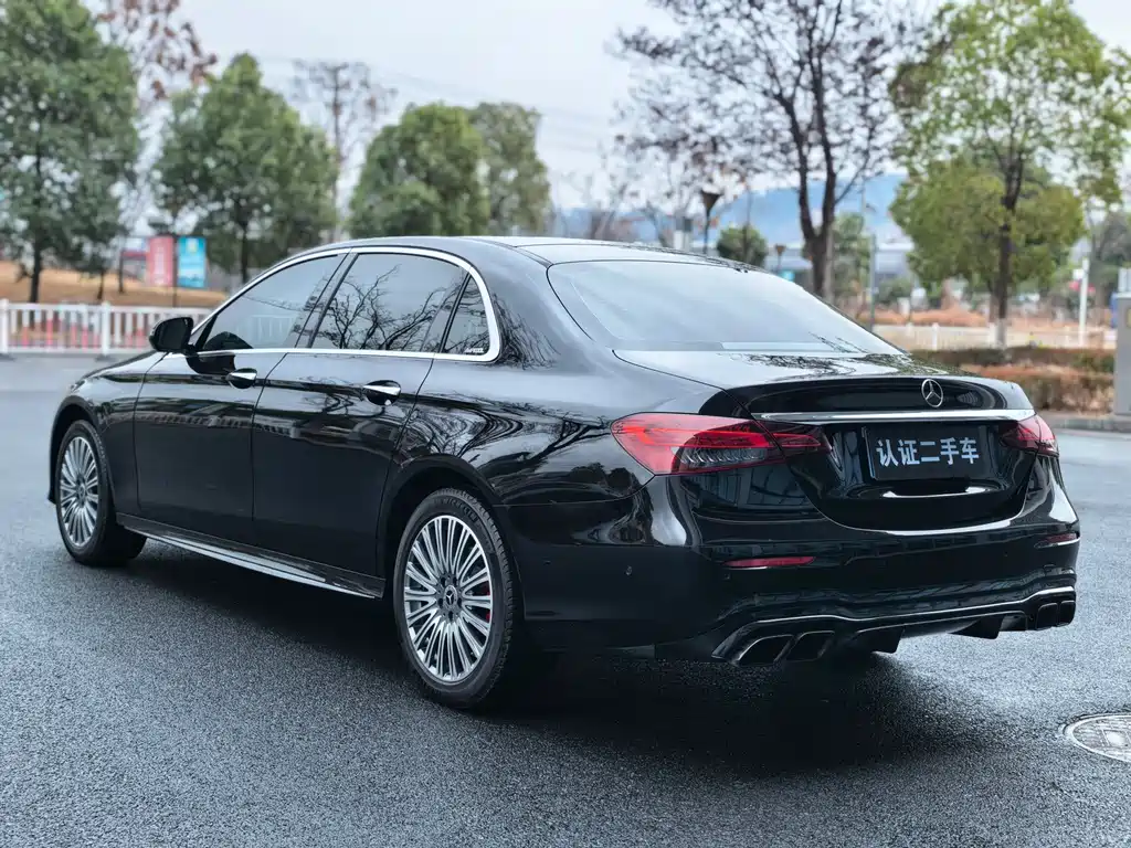 MERCEDES-BENZ E CLASS