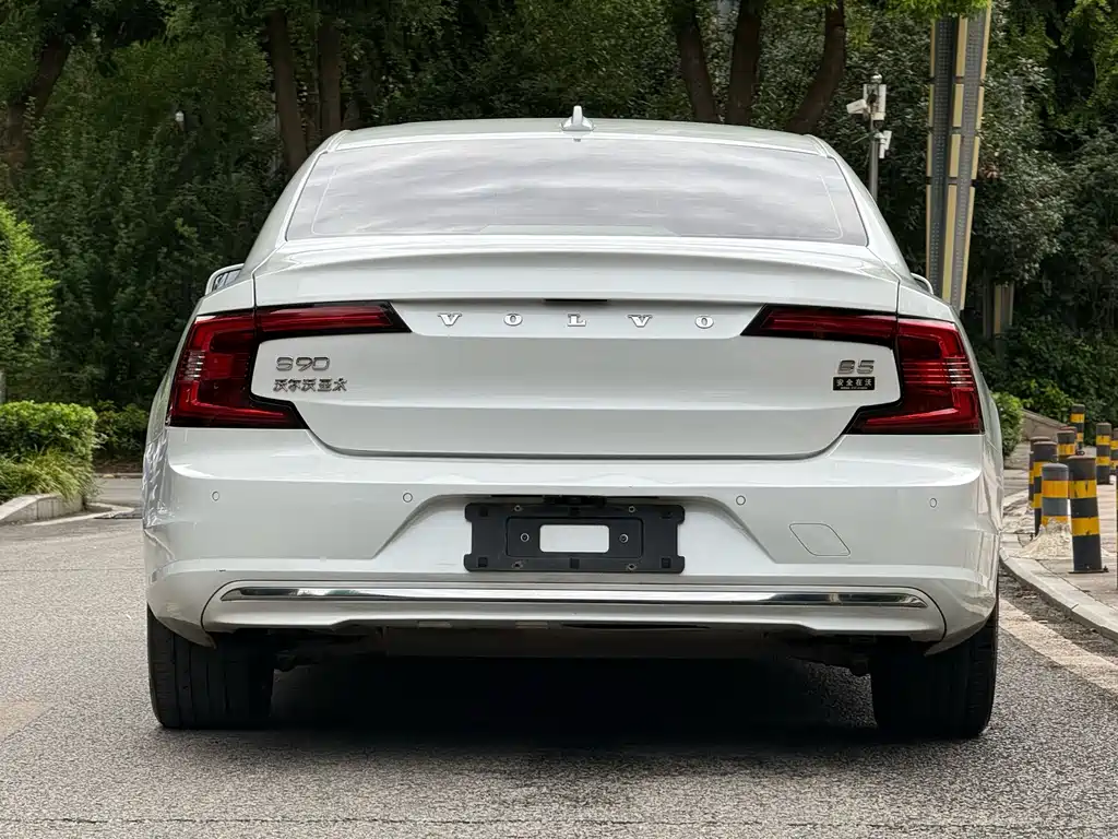 Volvo S90 — миниатюра 5